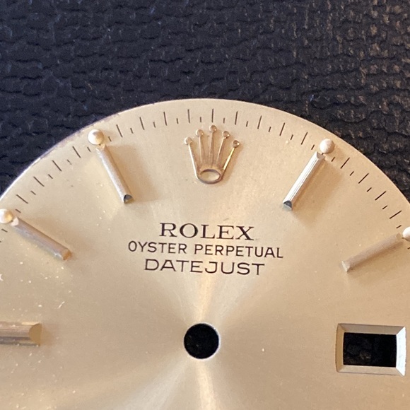 Rolex face with gold markers - Picture 5 of 9